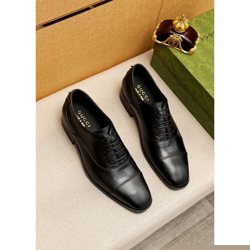 G*u*i leather shoes